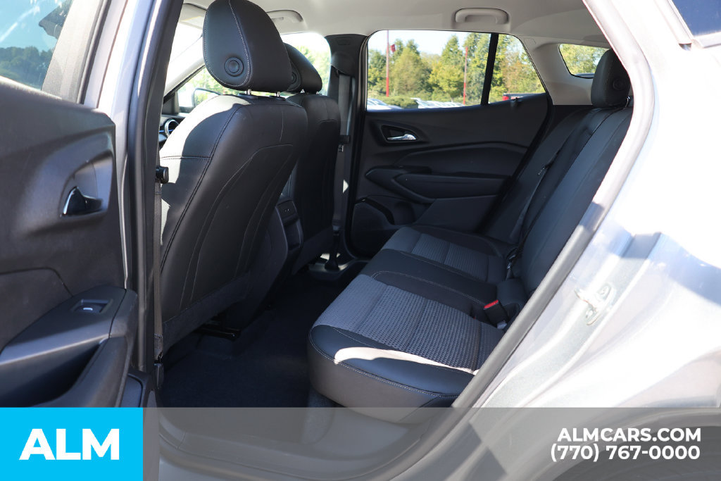 Used 2025 Chevrolet Trax LT FWD image 18
