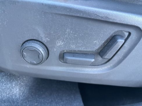 Used 2023 Volvo XC40 B5 Core w/ Protection Package Premier image 17