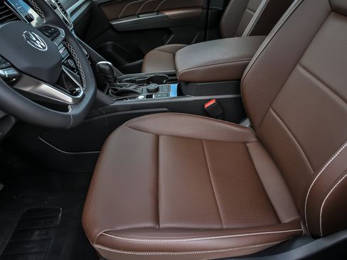 Used 2023 Volkswagen Atlas SE w/ Panoramic Sunroof Package AWD/4WD image 29