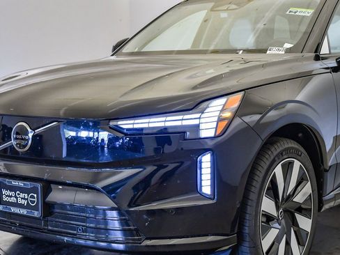 New 2025 Volvo EX90 Plus w/ Protection Package Premier image 9