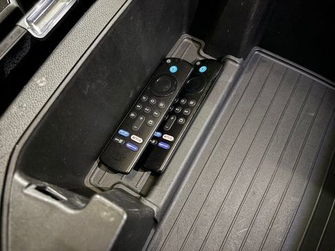 Used 2023 GMC Yukon XL Denali w/ Denali Reserve Package AWD/4WD image 15