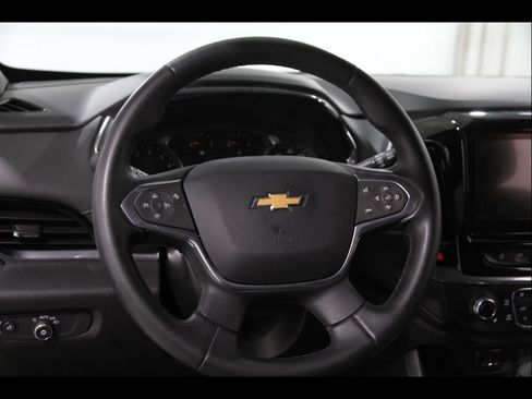 Used 2023 Chevrolet Traverse LT image 7
