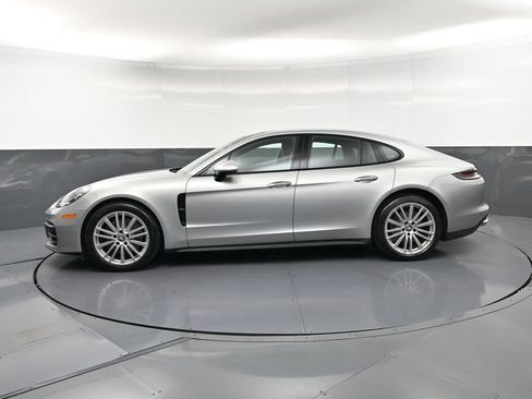 Certified 2022 Porsche Panamera 4 AWD/4WD image 2