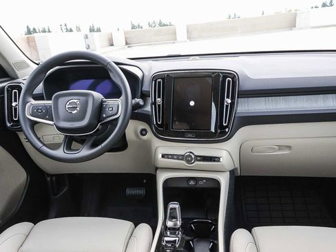 New 2026 Volvo XC40 B5 Ultra w/ Climate Package image 20