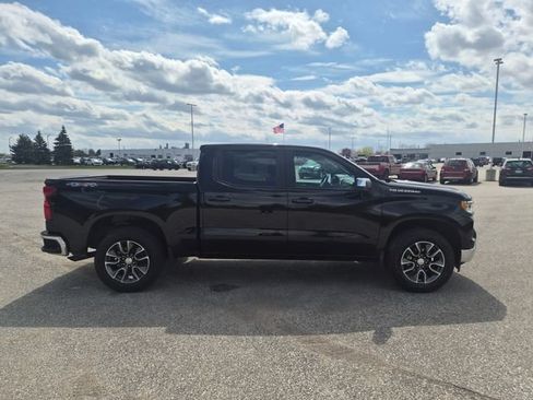 Used 2024 Chevrolet Silverado 1500 LT AWD/4WD image 4