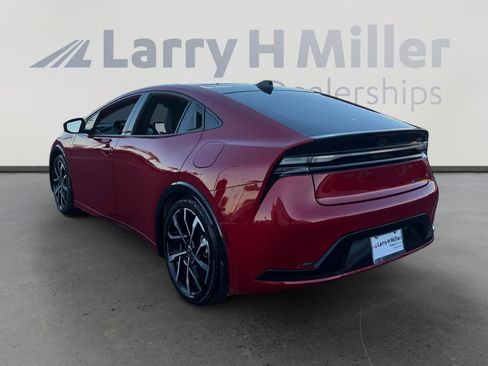 Certified 2024 Toyota Prius Prime Premium image 3