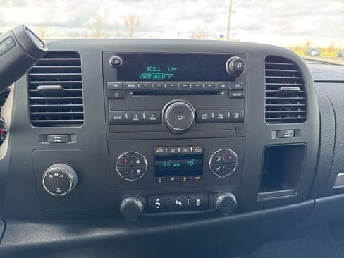 Used 2014 Chevrolet Silverado 2500 LT w/ Interior Plus Package image 11