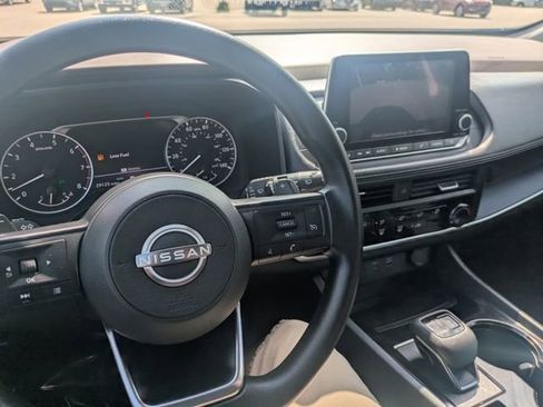 Used 2023 Nissan Rogue S AWD/4WD image 33