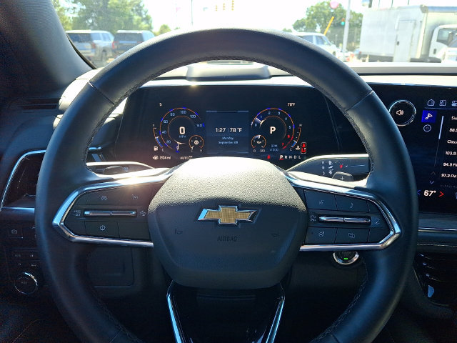 Used 2026 Chevrolet Suburban Premier AWD/4WD image 19