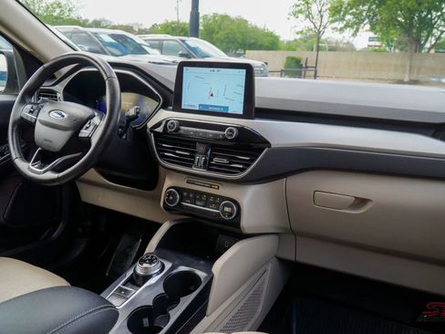 Used 2020 Ford Escape SE Sport image 15
