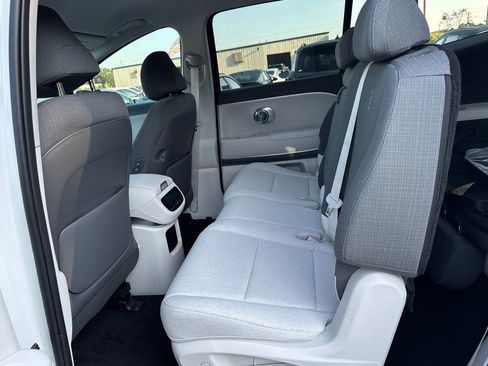 New 2026 Hyundai Ioniq 9 SE AWD/4WD image 12