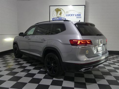 Used 2022 Volkswagen Atlas SE w/ Panoramic Sunroof Package FWD image 11