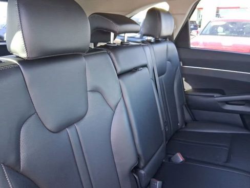 Used 2024 Kia Sorento S image 10