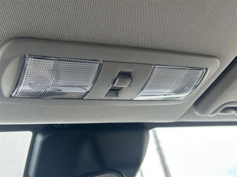 Used 2024 Nissan Frontier S w/ Technology Package image 30