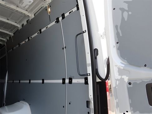 Used 2024 Mercedes-Benz Sprinter 3500 image 28