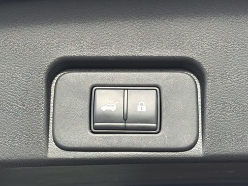 Certified 2025 Nissan Rogue SV AWD/4WD image 26
