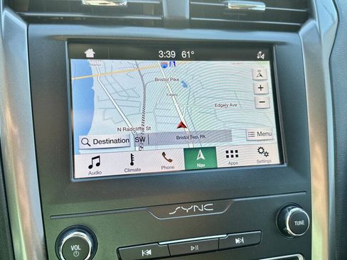 Used 2019 Ford Fusion SE FWD image 28