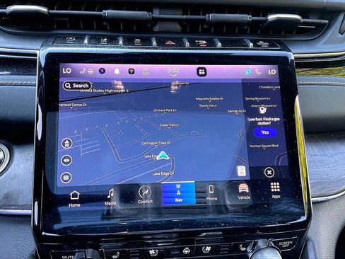 Certified 2023 Jeep Grand Cherokee Overland w/ Adv Protech Group III AWD/4WD image 12