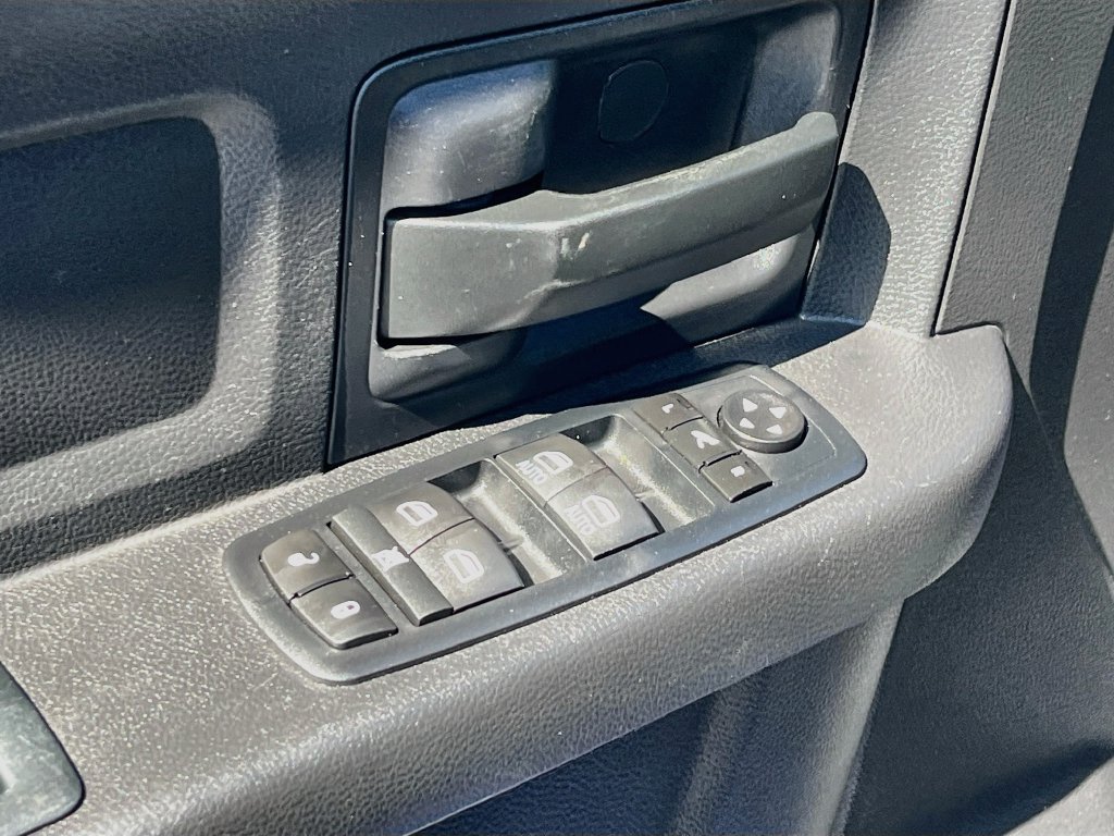 Used 2017 RAM 1500 Express RWD image 17
