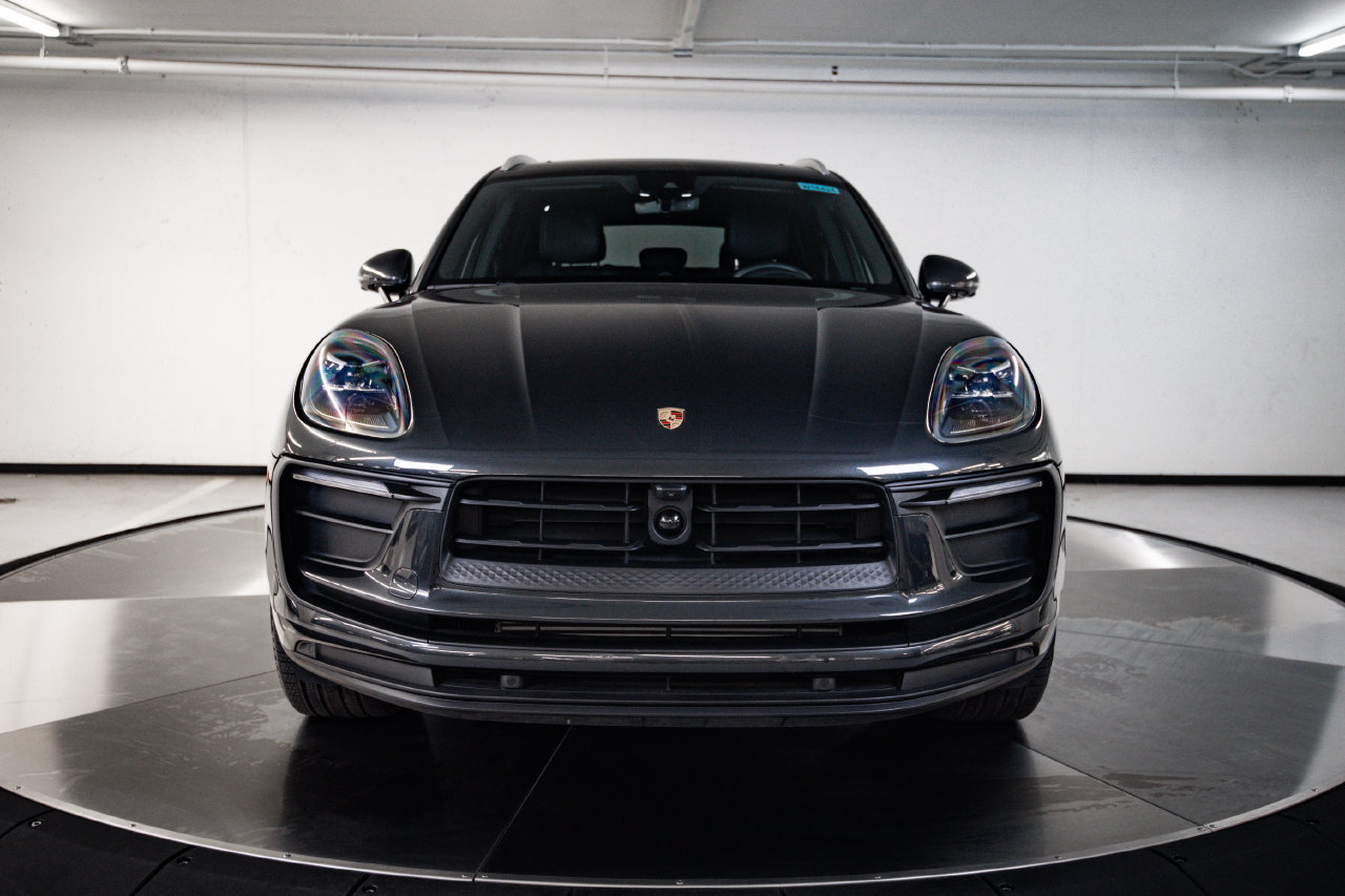 Certified 2026 Porsche Macan AWD/4WD image 10