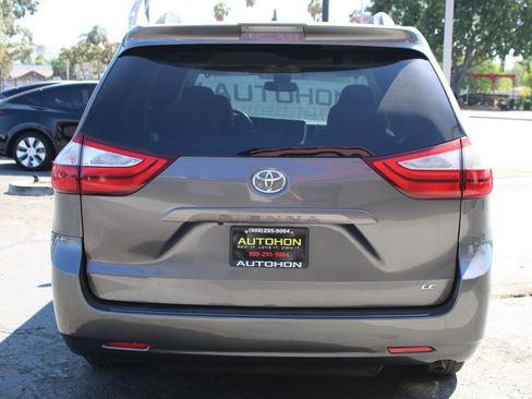 Used 2019 Toyota Sienna LE FWD image 33