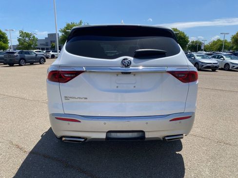 Used 2024 Buick Enclave Premium AWD/4WD image 4