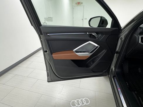 Used 2022 Audi Q3 2.0T Premium Plus w/ Premium Plus Package image 9