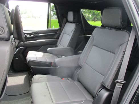 Used 2024 GMC Yukon Denali w/ Denali Reserve Package AWD/4WD image 24
