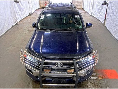 Used 2016 Toyota 4Runner Limited AWD/4WD image 2