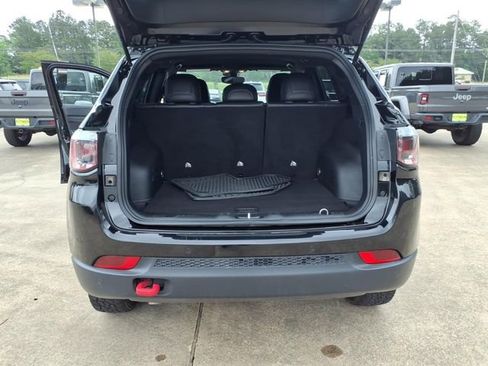 Used 2025 Jeep Compass Trailhawk AWD/4WD image 19