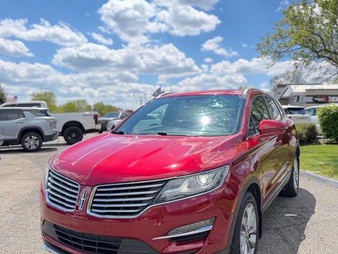 Used 2017 Lincoln MKC Select w/ Select Plus Package AWD/4WD image 4
