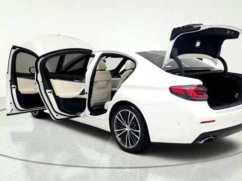 Used 2021 BMW 540i w/ Executive Package RWD image 16