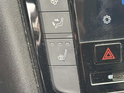 Used 2023 INFINITI QX50 Luxe image 16