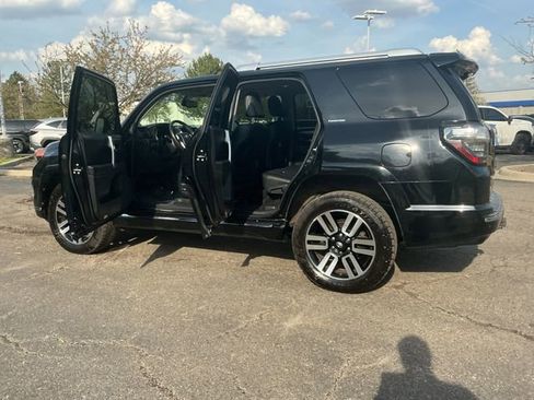 Used 2016 Toyota 4Runner Limited AWD/4WD image 31