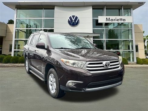 Used 2013 Toyota Highlander Plus image 1