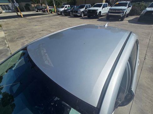 Used 2020 Toyota Corolla LE FWD image 9