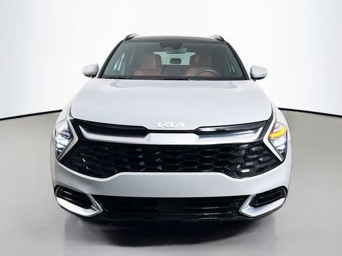 Used 2025 Kia Sportage SX image 2