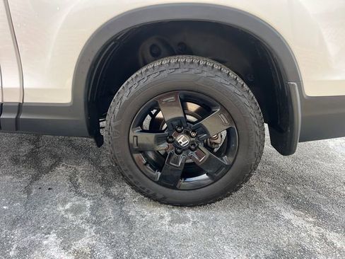 Used 2025 Honda Ridgeline Black Edition image 8