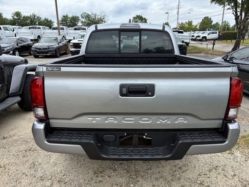 Used 2018 Toyota Tacoma SR w/ SR Convenience Package RWD image 7