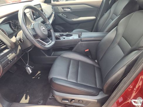 Used 2023 Nissan Rogue SV w/ SV Premium B Package FWD image 3