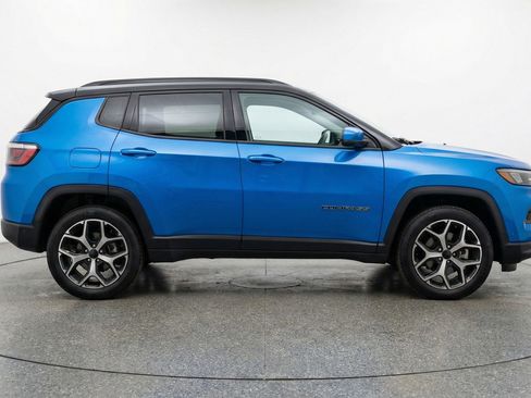 Used 2025 Jeep Compass Limited AWD/4WD image 11