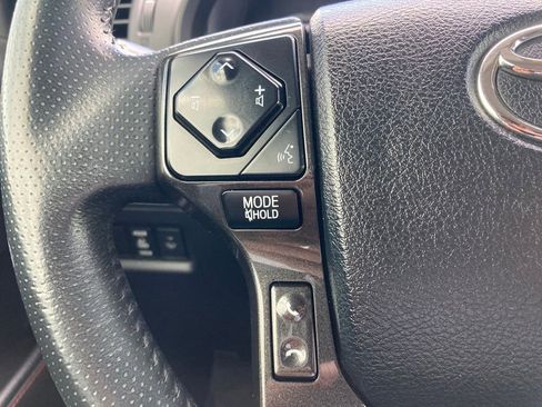 Used 2022 Toyota 4Runner TRD Off-Road Premium AWD/4WD image 15