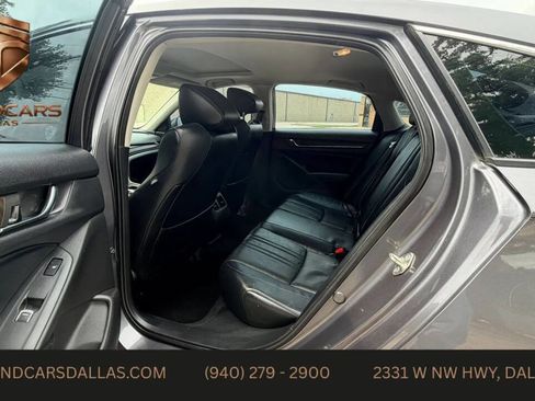 Used 2018 Honda Accord Touring image 16