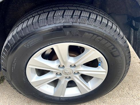 Used 2013 Toyota Highlander Plus image 16