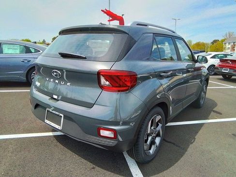 New 2025 Hyundai Venue SEL image 8