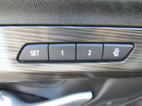 Used 2024 GMC Terrain SLT image 20