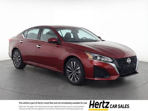 Used 2024 Nissan Altima 2.5 SV FWD image 1
