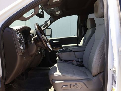 Used 2023 GMC Sierra 2500 SLE w/ SLE Value Package; AWD/4WD image 8