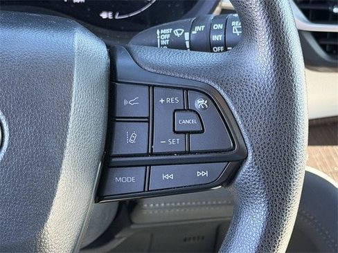 Certified 2024 Toyota Sienna LE image 15