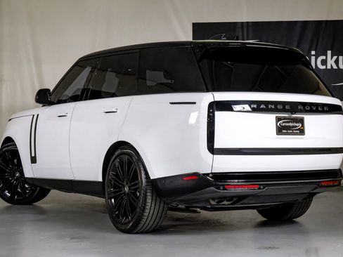 Used 2024 Land Rover Range Rover SE image 10